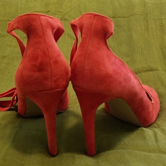 BCBG Light Red Leather Heels size 7.5 - Picture 6 of 8